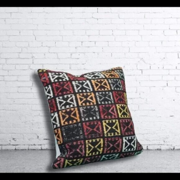 P17 - 3 for $75 - Turkish Kilim Pillowcase (20x20 in) - Picture 1 of 4
